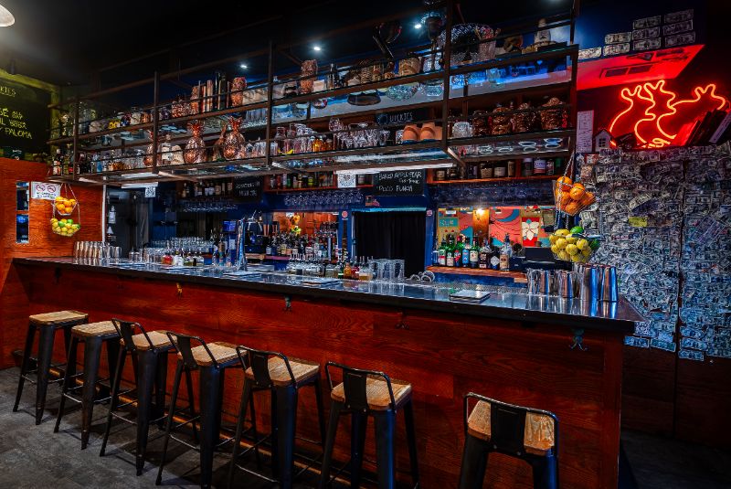 Service Bar-hero_NA50BB25-website-LIP